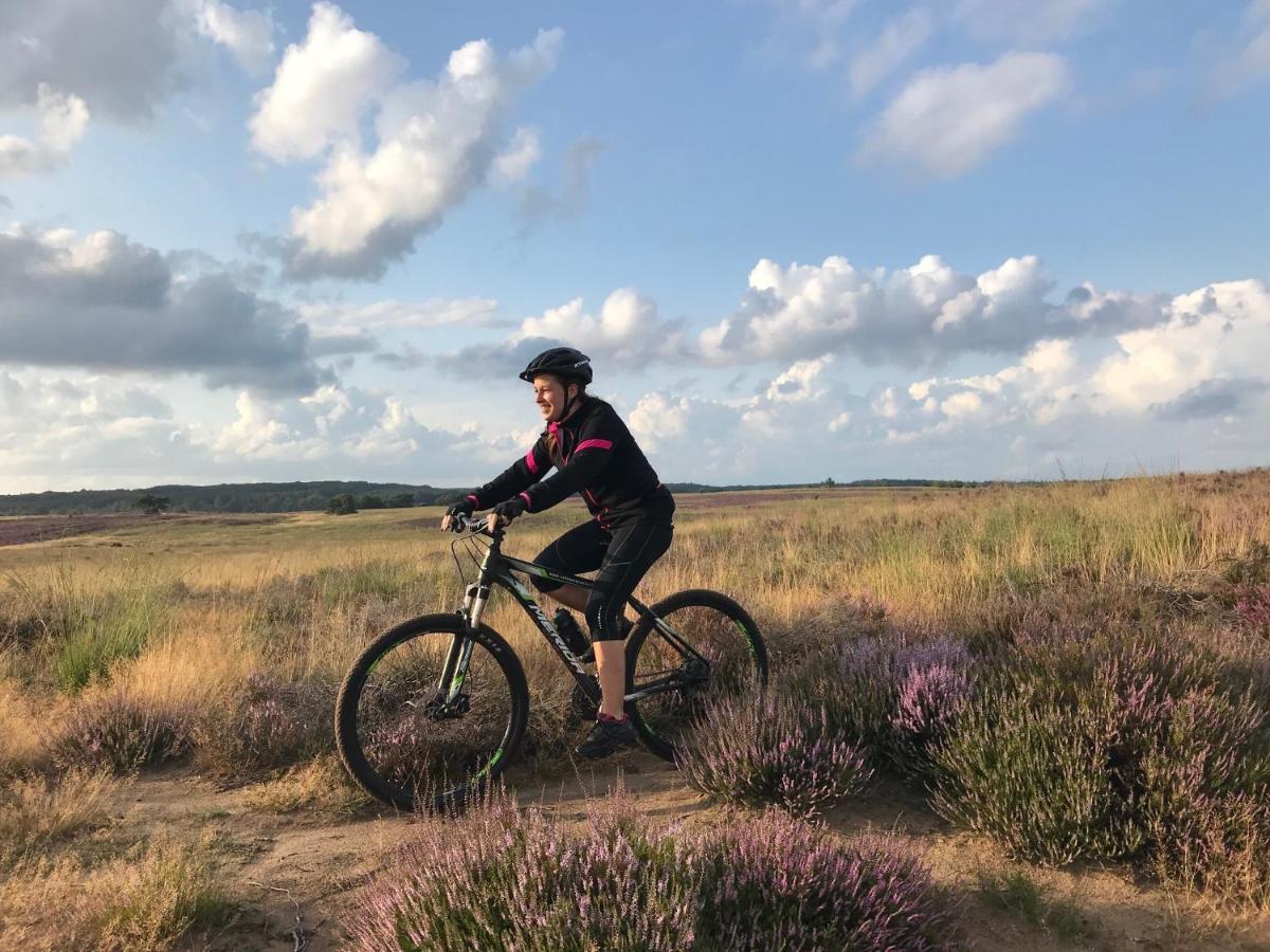 Chalet Op De Veluwe # Linde พุทเทิน ภายนอก รูปภาพ